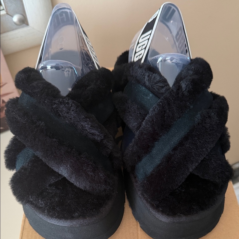 NWT UGG Black Disco Cross Slide - Picture 3 of 6